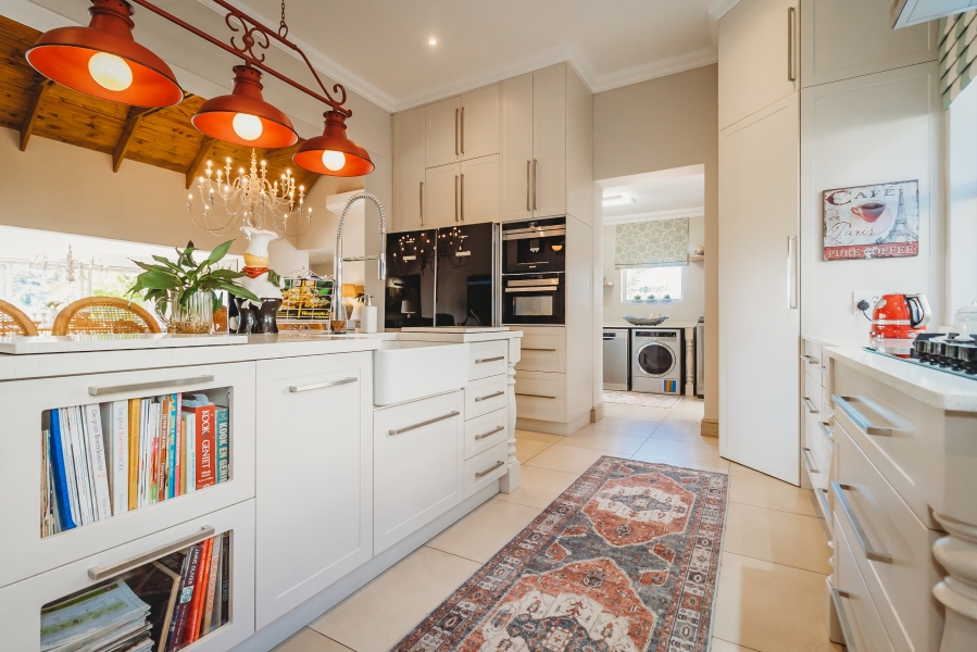 3 Bedroom Property for Sale in Kraaibosch Manor Western Cape